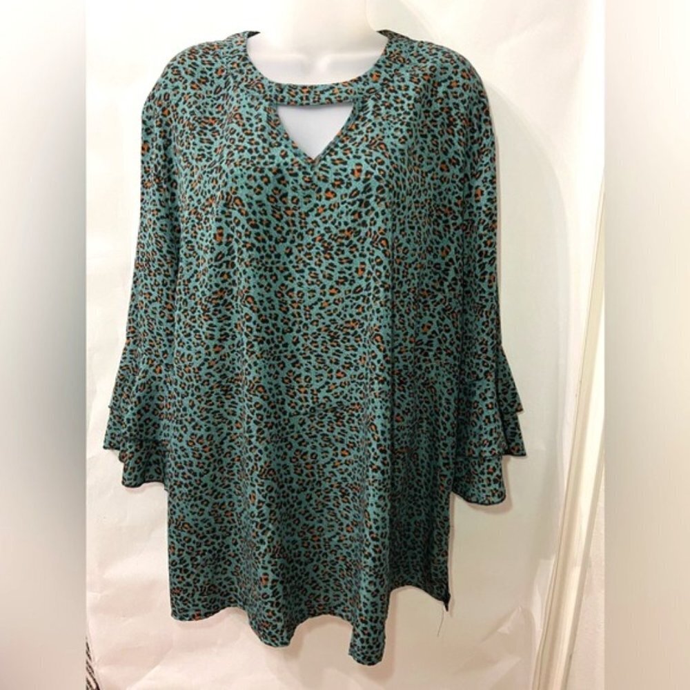 Grace and Emma Boutique Womens Teal Animal Print Womens Shirt Size 2XL